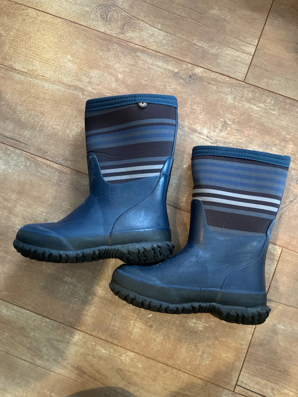 Boys bog boots